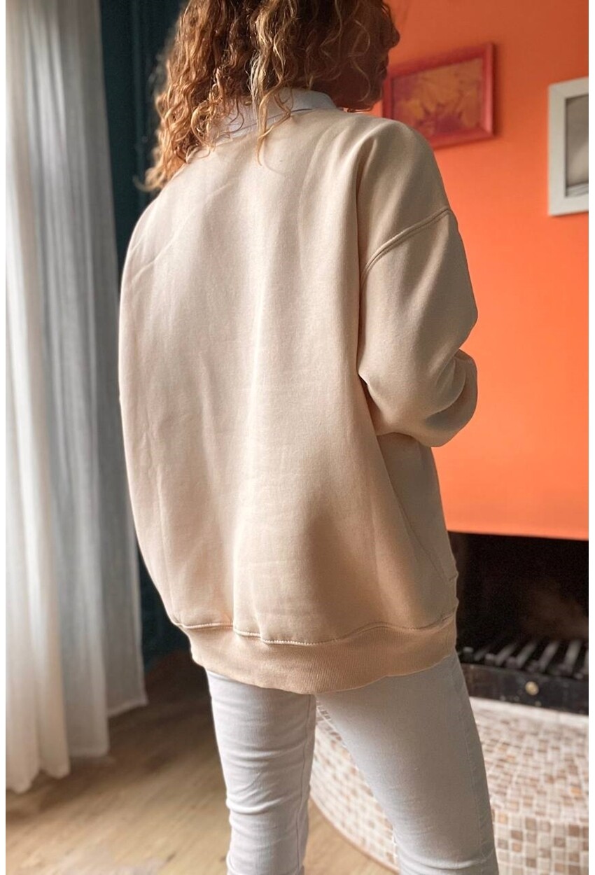 Kadın Bej Baskılı Yakalı Üç İplik Oversize Sweatshirt Son4