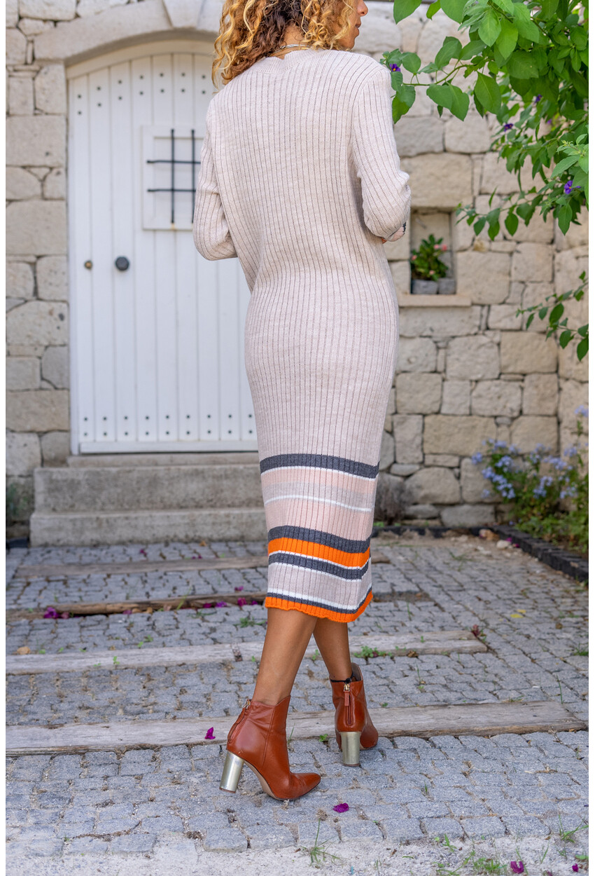 Kadın Bej Kendinden Desenli Diz Altı Triko Elbise Cck1487