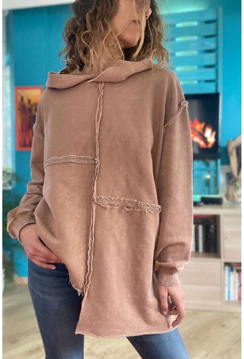 Kadın Bej Yıkamalı Kapüşonlu Asimetrik Kesim Parçalı Oversize Sweatshirt Rsd3055