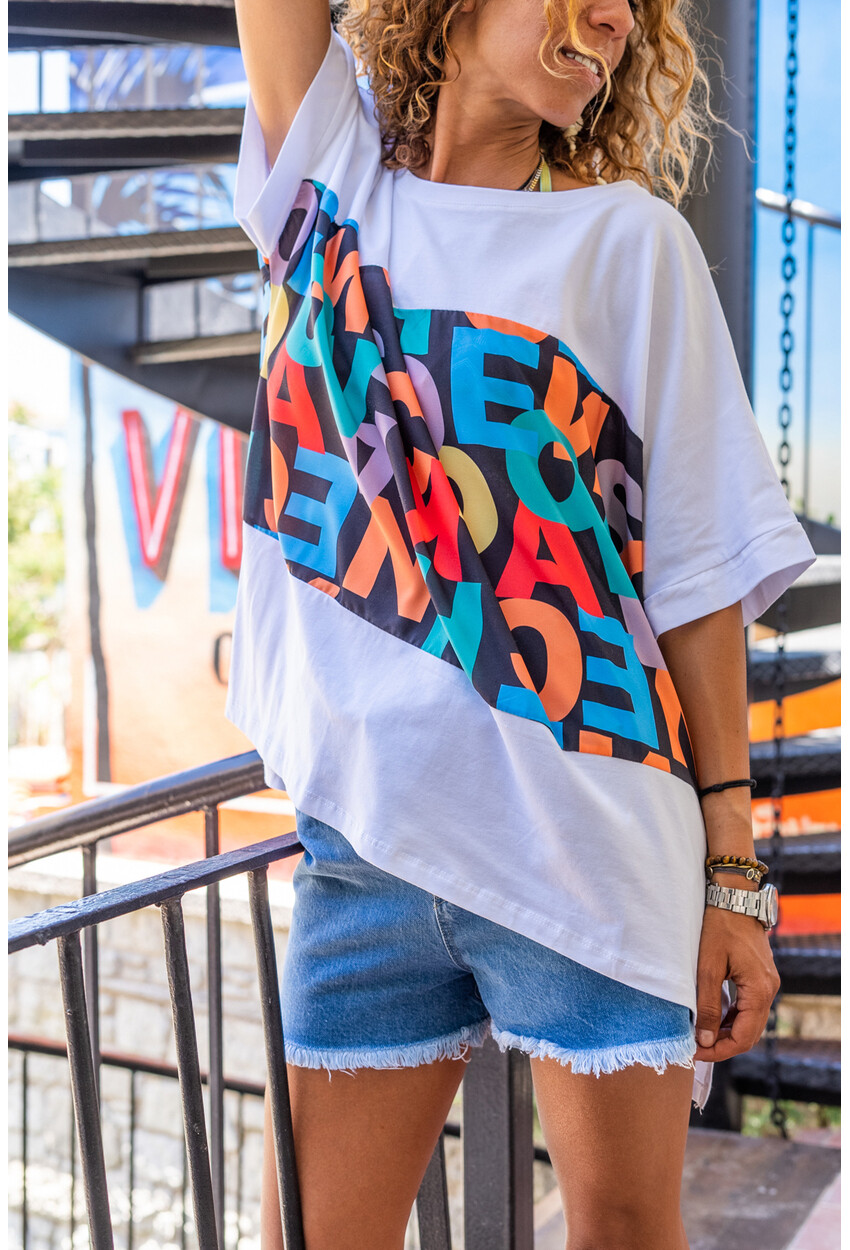 Kadın Beyaz Harf Baskılı Salaş Asimetrik T-Shirt Se1