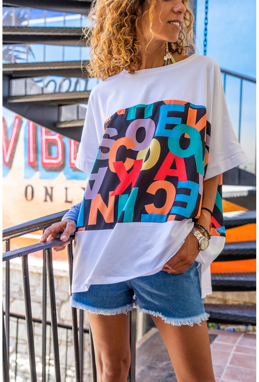 Kadın Beyaz Harf Baskılı Salaş Asimetrik T-Shirt Se1