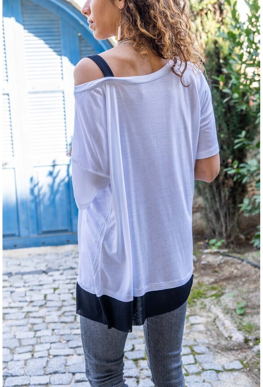 Kadın Beyaz Omzu Bantlı Asimetrik Salaş T-Shirt CCK9085