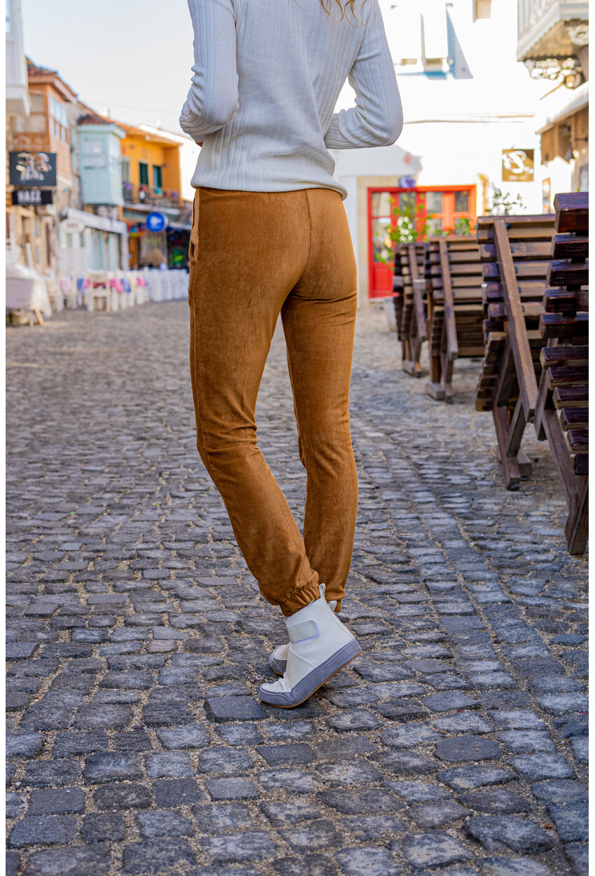 Kadın Camel Kadife Beli Paçası Lastikli Cepli Tayt Pantolon GK-ART4014