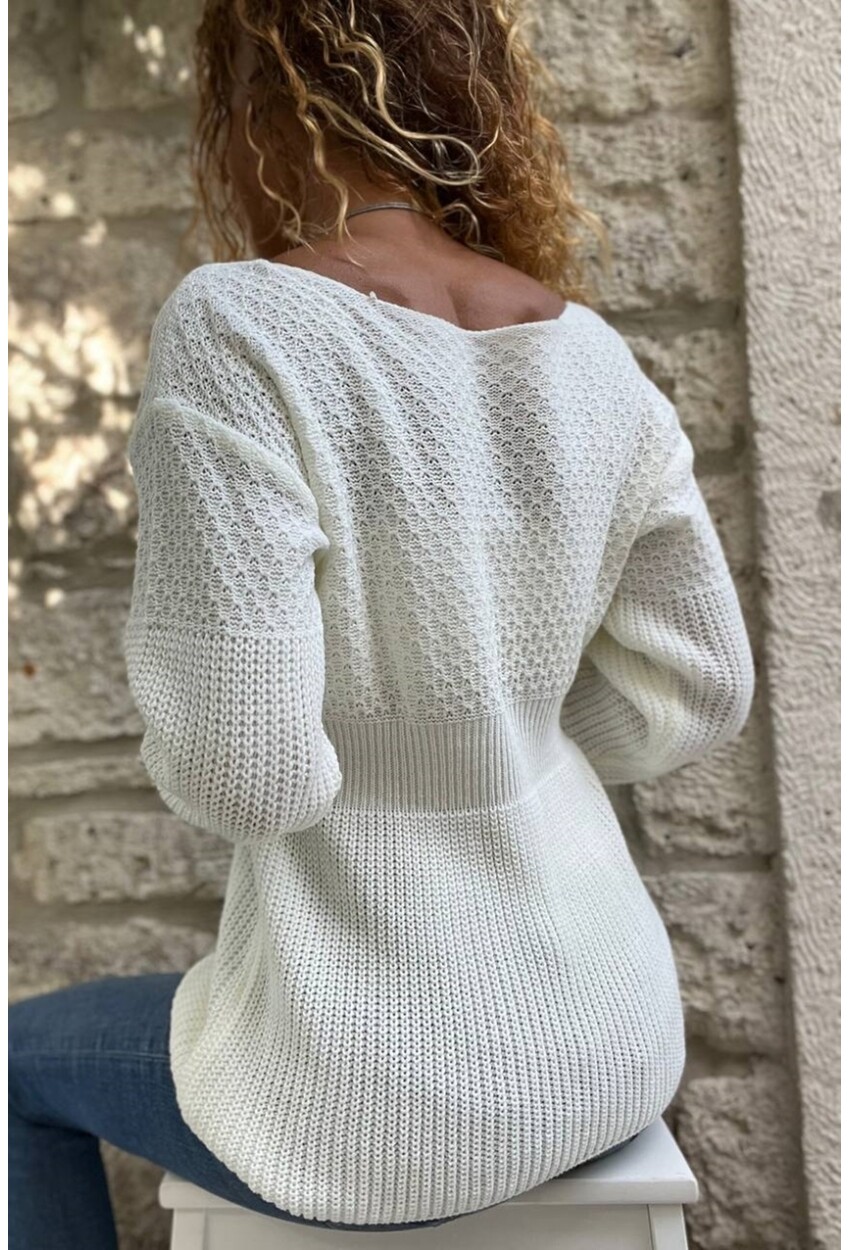 Kadın Ekru Kayık Yaka Özel Dokulu Kazak Cck95005