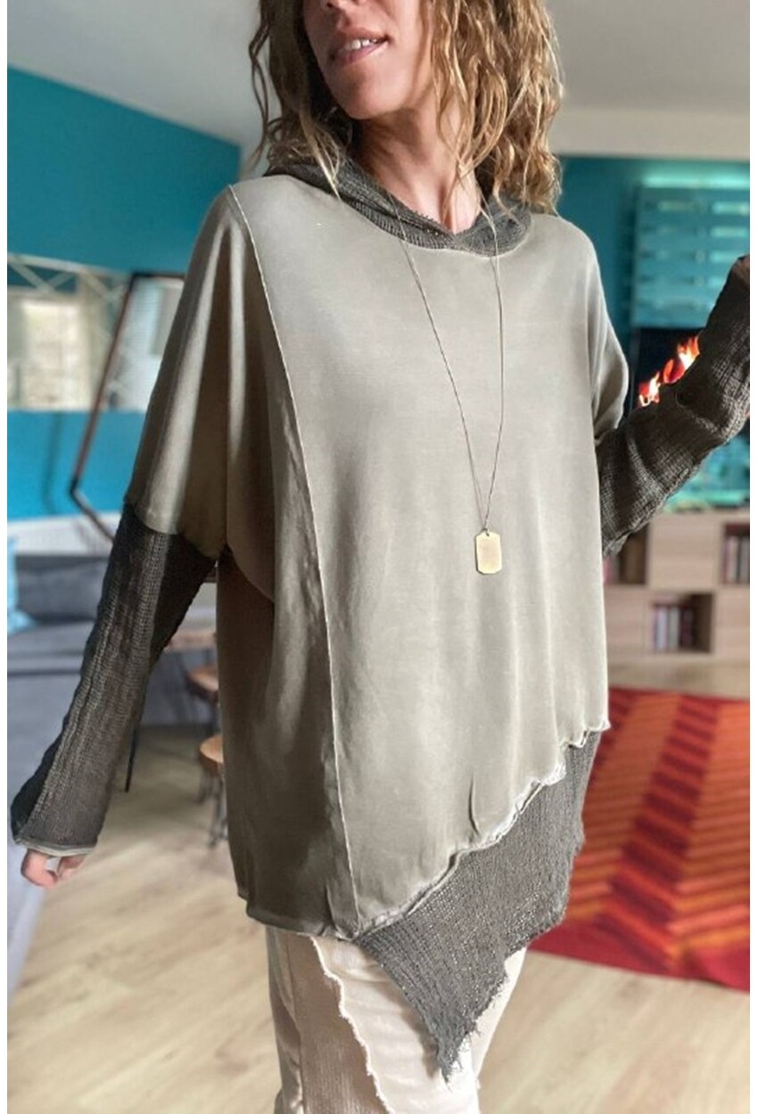 Kadın Haki Yıkamalı File Detaylı Asimetrik Kesim Kapüşonlu Oversize Salaş Sweatshirt Rsd3060