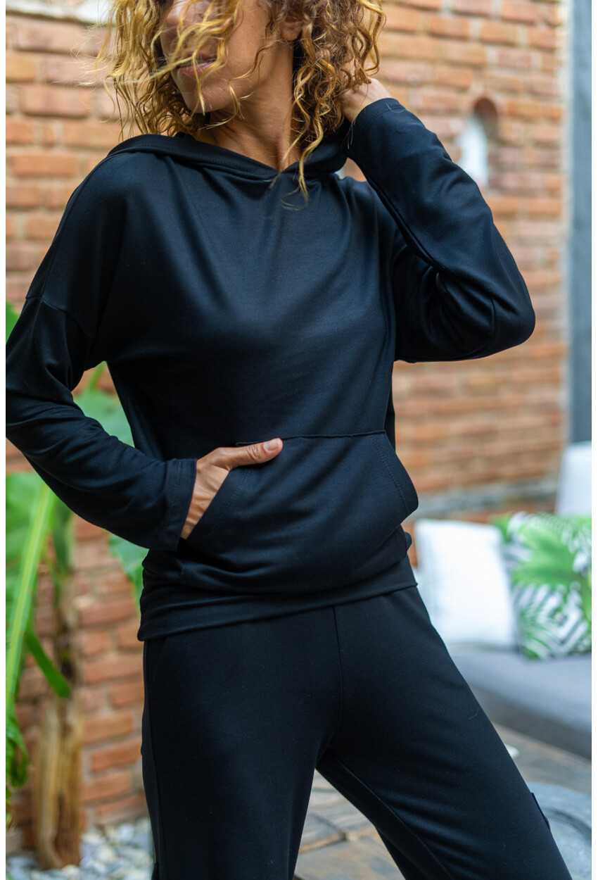 Kadın Siyah Kanguru Cepli Kapüşonlu Sırtı Baskılı Yumuşak Dokulu Sweatshirt BST3171