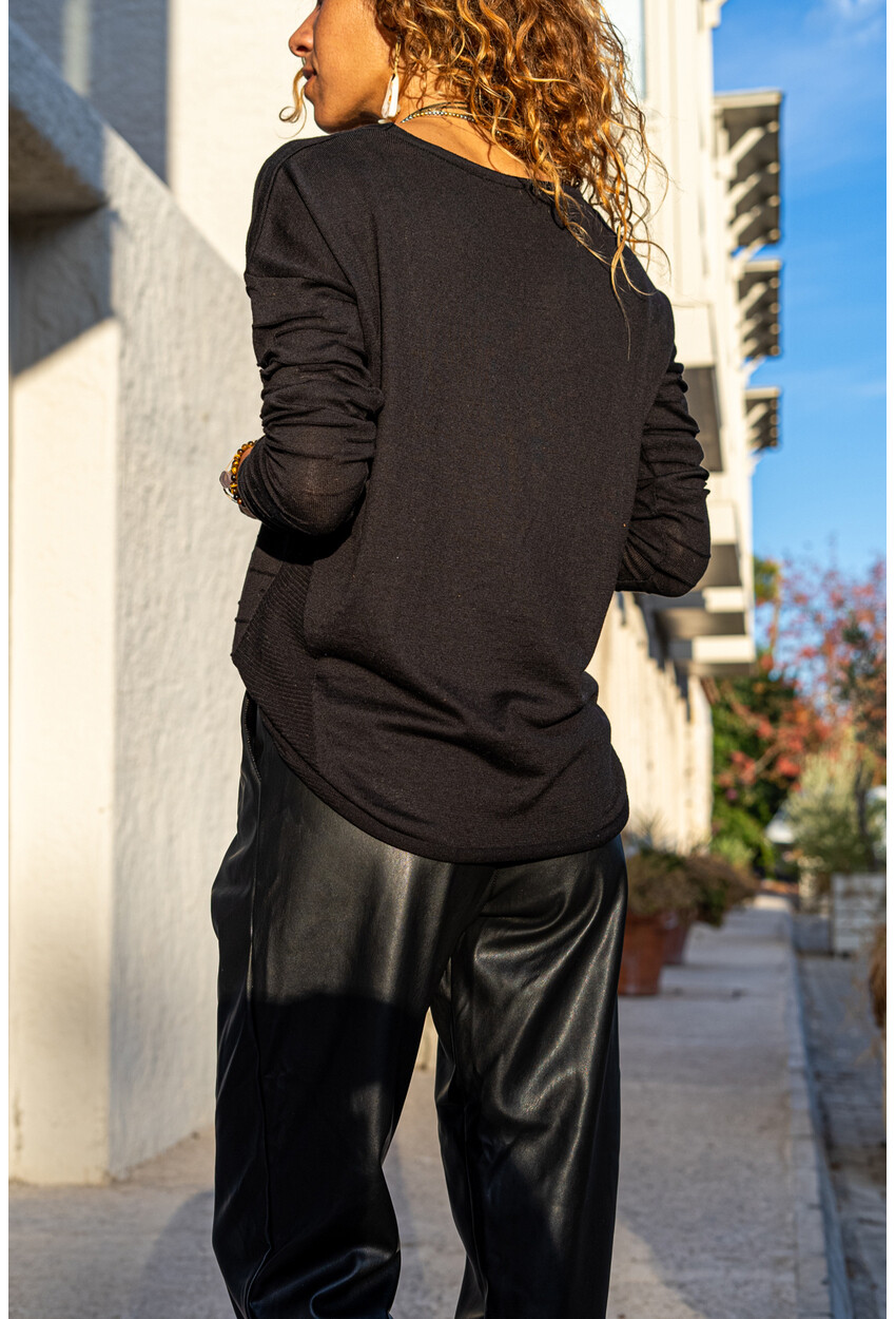 Womens Black V-Neck Soft Textured Sweater GK-JR408