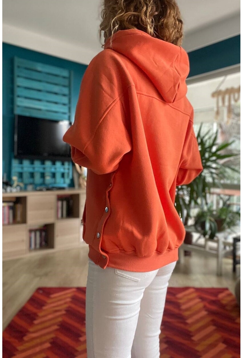 Kadın Turuncu Yanı Çıtçıtlı Kanguru Cepli Kapüşonlu Üç İplik Sweatshirt Zm1