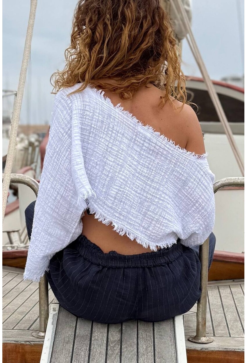 Beyaz Kayık Yaka Yıkamalı Ve Pis Dikişli Bürümcük Crop Dokuma Bluz 30 50