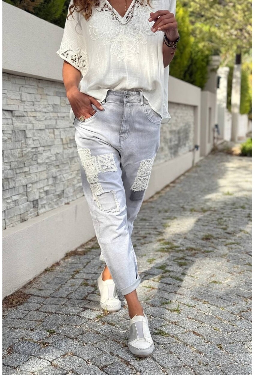 Gri Cepli Yıkamalı Brodeli Normal Bel Boru Paça Salaş Denim Pantolon 95 55