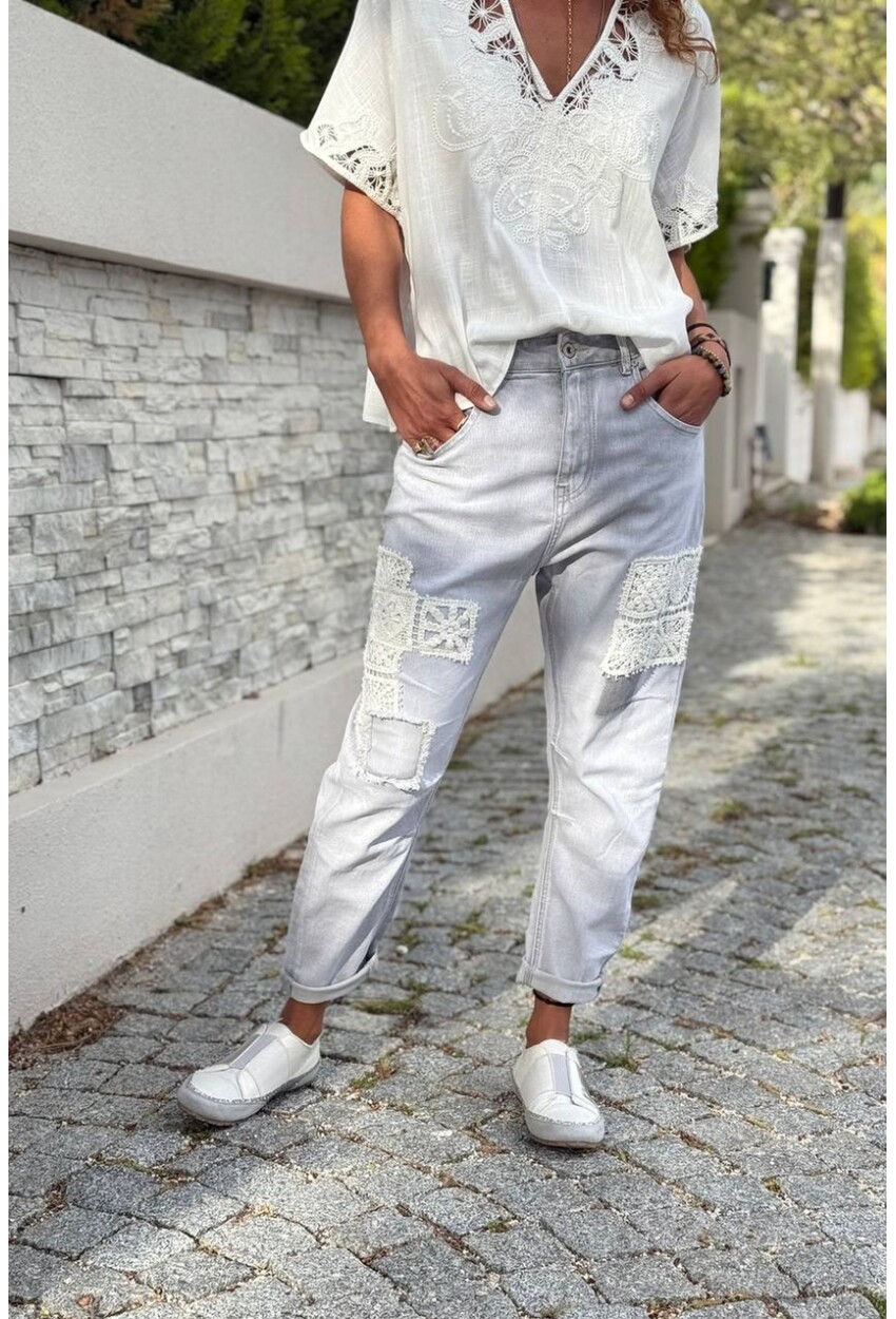 Gri Cepli Yıkamalı Brodeli Normal Bel Boru Paça Salaş Denim Pantolon 95 55