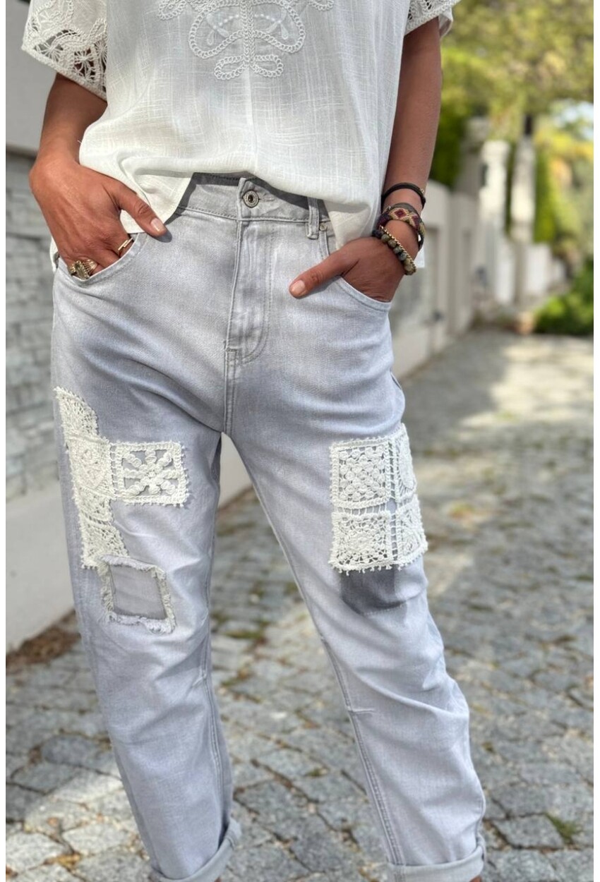 Gri Cepli Yıkamalı Brodeli Normal Bel Boru Paça Salaş Denim Pantolon 95 55