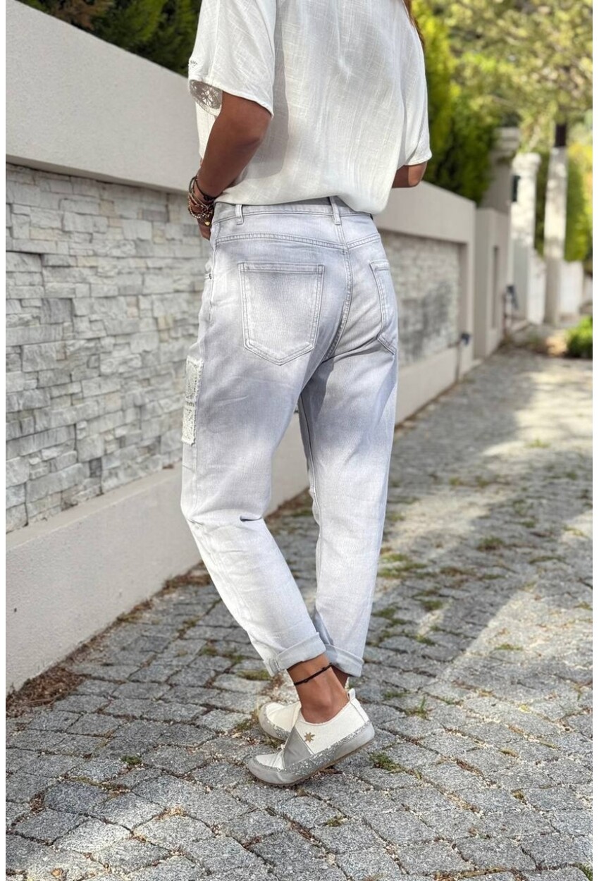 Gri Cepli Yıkamalı Brodeli Normal Bel Boru Paça Salaş Denim Pantolon 95 55