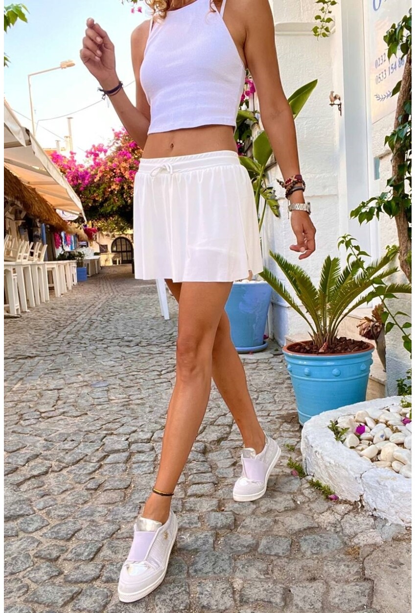 Kadın Beyaz Beli Lastikli Yanı Yırtmaçlı Şort Etek 1ST27
