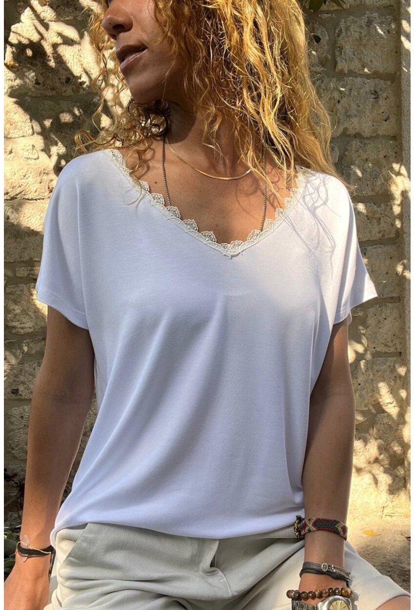 Kadın Beyaz Ön Arka V Yaka Dantel Detaylı Salaş Bluz BST3641