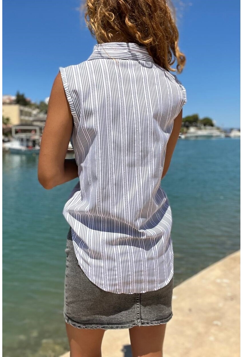 Kadın Lacivert Kendinden Dokulu Yarım Patlı Kolsuz Bluz Bst3422