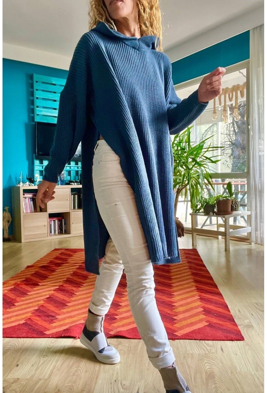 Kadın Lacivert Yanı Yırtmaçlı Kapüşonlu Uzun Salaş Tunik Kazak Cck95001