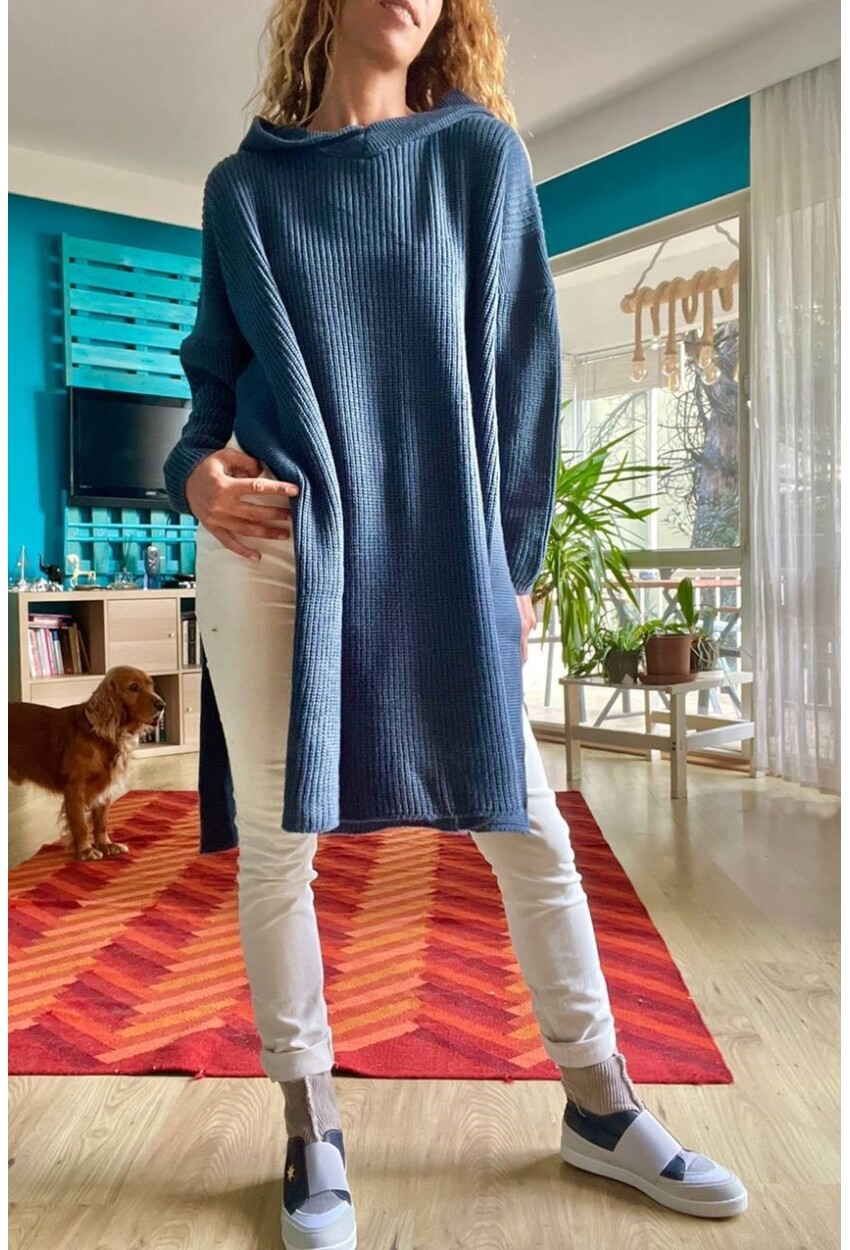 Kadın Lacivert Yanı Yırtmaçlı Kapüşonlu Uzun Salaş Tunik Kazak Cck95001