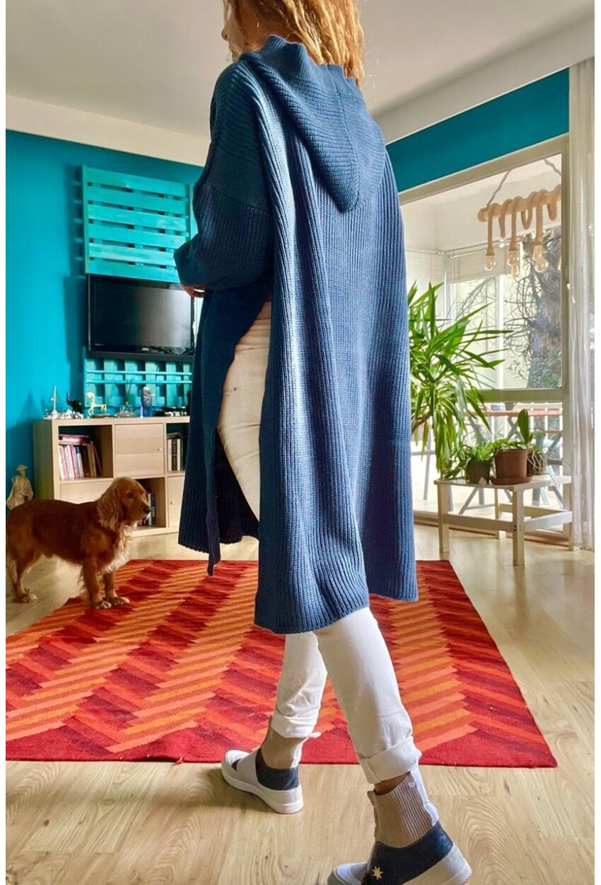 Kadın Lacivert Yanı Yırtmaçlı Kapüşonlu Uzun Salaş Tunik Kazak Cck95001