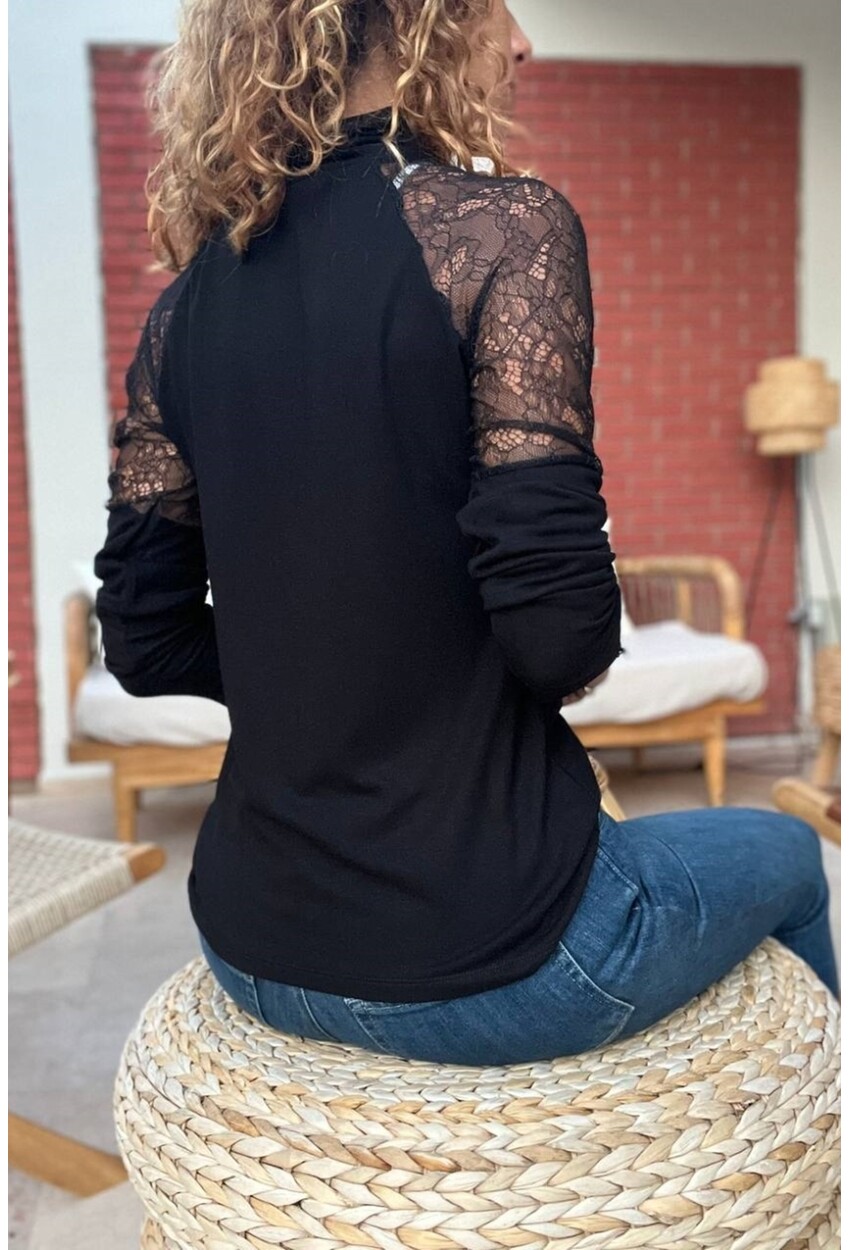 Kadın Siyah Omzu Dantel Garnili Raglan Kol Bluz BST700-T4006-1030