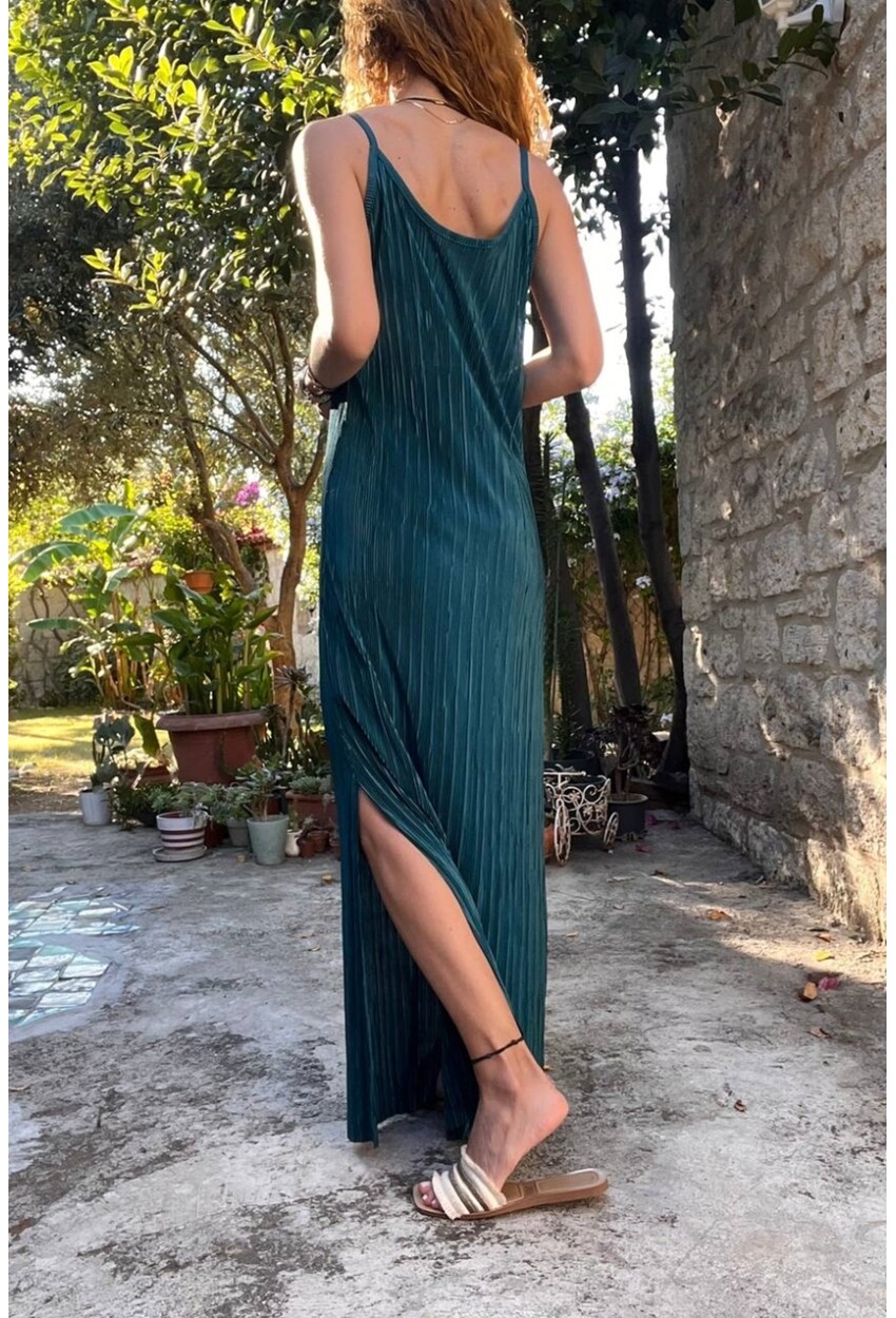 Kadın Zümrüt Askılı Yanı Yırtmaçlı Pliseli Uzun Elbise BST700-3609