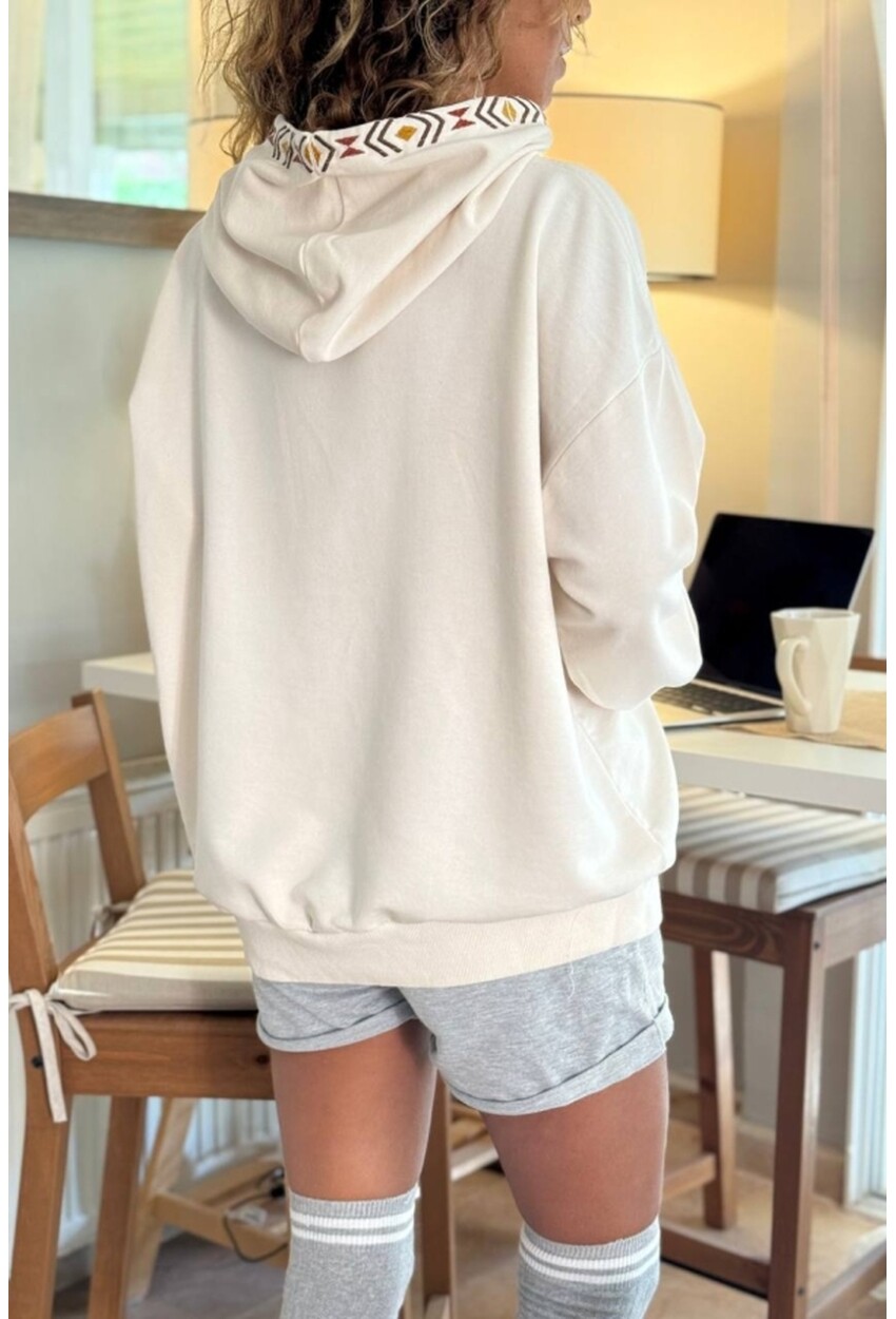 Bej Kapüşonlu Kanguru Cepli Etnik Diliş Detaylı İki İplik Salaş Sweatshirt 80 55
