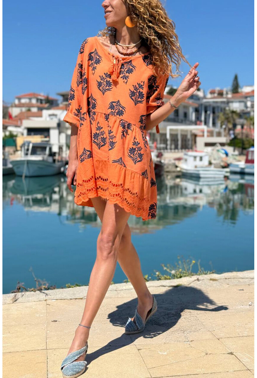İtalyan Turuncu Bağlamalı Yaka Etnik Desenli Eteği Fırfırlı Pamuklu Salaş Dokuma Elbise 80 55