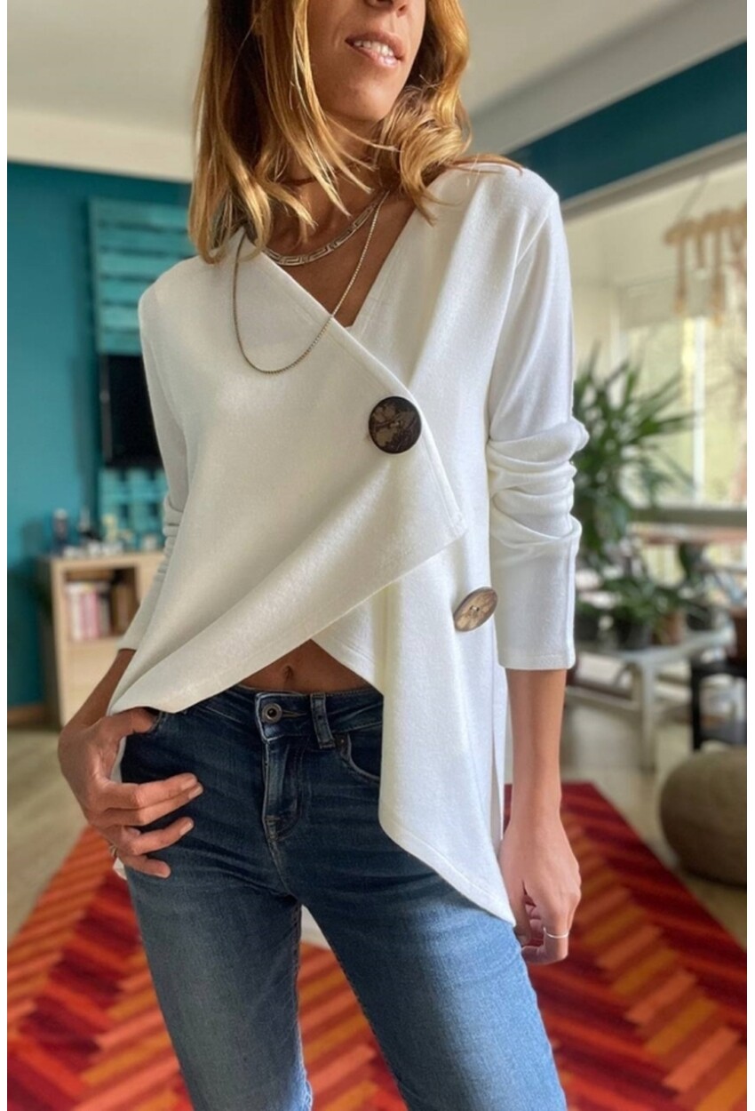 Kadın Beyaz Şal Yaka Asimetrik Kesim Düğmeli Salaş Hırka Bst3328