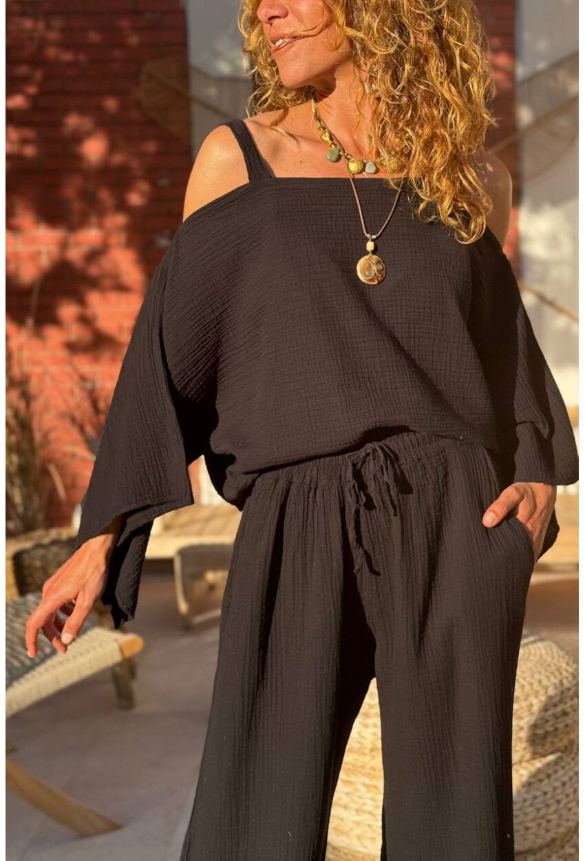 Siyah Askılı Yarasa Kol Omuz Dekolteli Müslin Dokuma Bluz 55 55