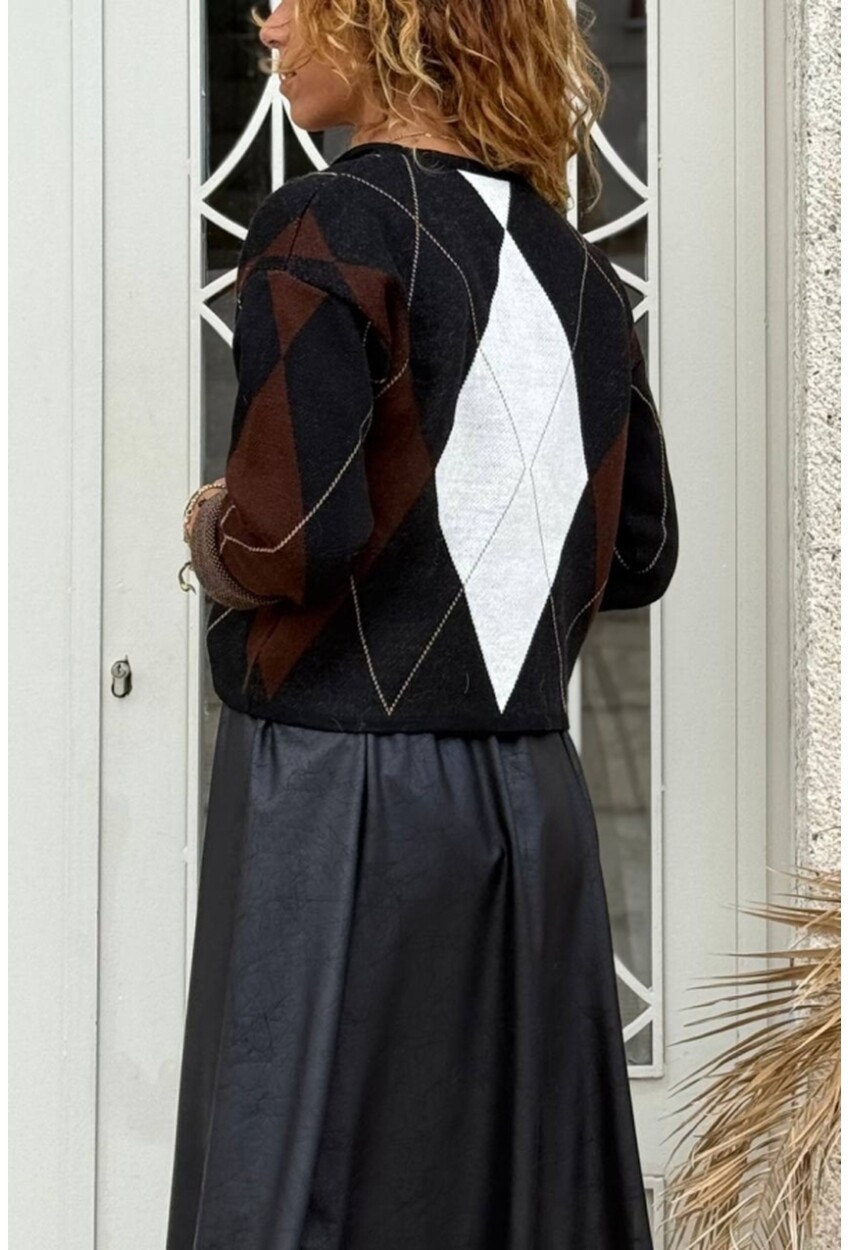 Siyah Baklava Desen Düğmeli Yün Karışımlı Triko Hırka 55 45