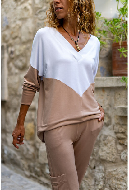 Kadın Bej-Beyaz V Yaka Color Block Yumuşak Dokulu Salaş Bluz GK-BST3167