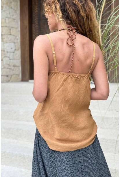 İtalyan Bronz Rengi Askılı Dantelli Keten Dokuma Bluz 68 50