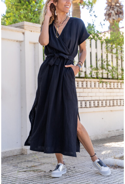 Kadın Siyah Müslin Kruvaze Kendinden Kemerli Yanı Yırtmaçlı Elbise BST700-3612