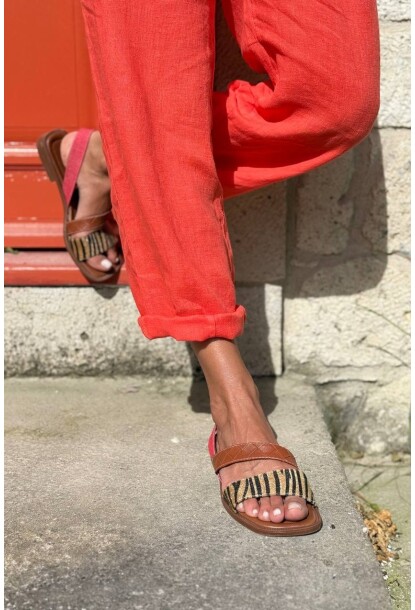 Taba-Mercan Yumuşak Tabanlı Bantlı Kullanışlı Günlük Rahat Sandalet