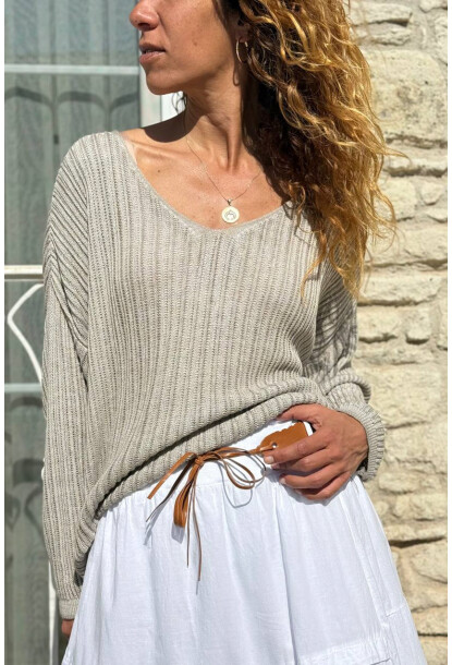 İtalyan Bej V Yaka Ajurlu Pamuklu Salaş Dokuma Bluz 65 55