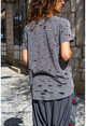 Kadın Antrasit Yıkamalı Yırtıklı Baskılı Salaş T-Shirt GK-RSD2028