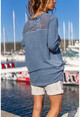 Kadın İndigo Yıkamalı Yarım Patlı Dantelli Pul Detaylı Bluz GK-RSD2054
