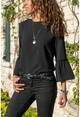 Kadın Siyah Kolları Volanlı Krep Bluz BST2149