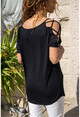 Kadın Siyah Omzu Çarpraz Bantlı Salaş T-Shirt GK-JR400
