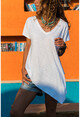 Kadın Beyaz Asimetrik Kesim V Yaka T-Shirt GK-JR216