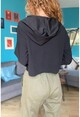 Kadın Siyah Kendinden Dokulu Fermuarlı Kapüşonlu Crop Sweatshirt Bst3322